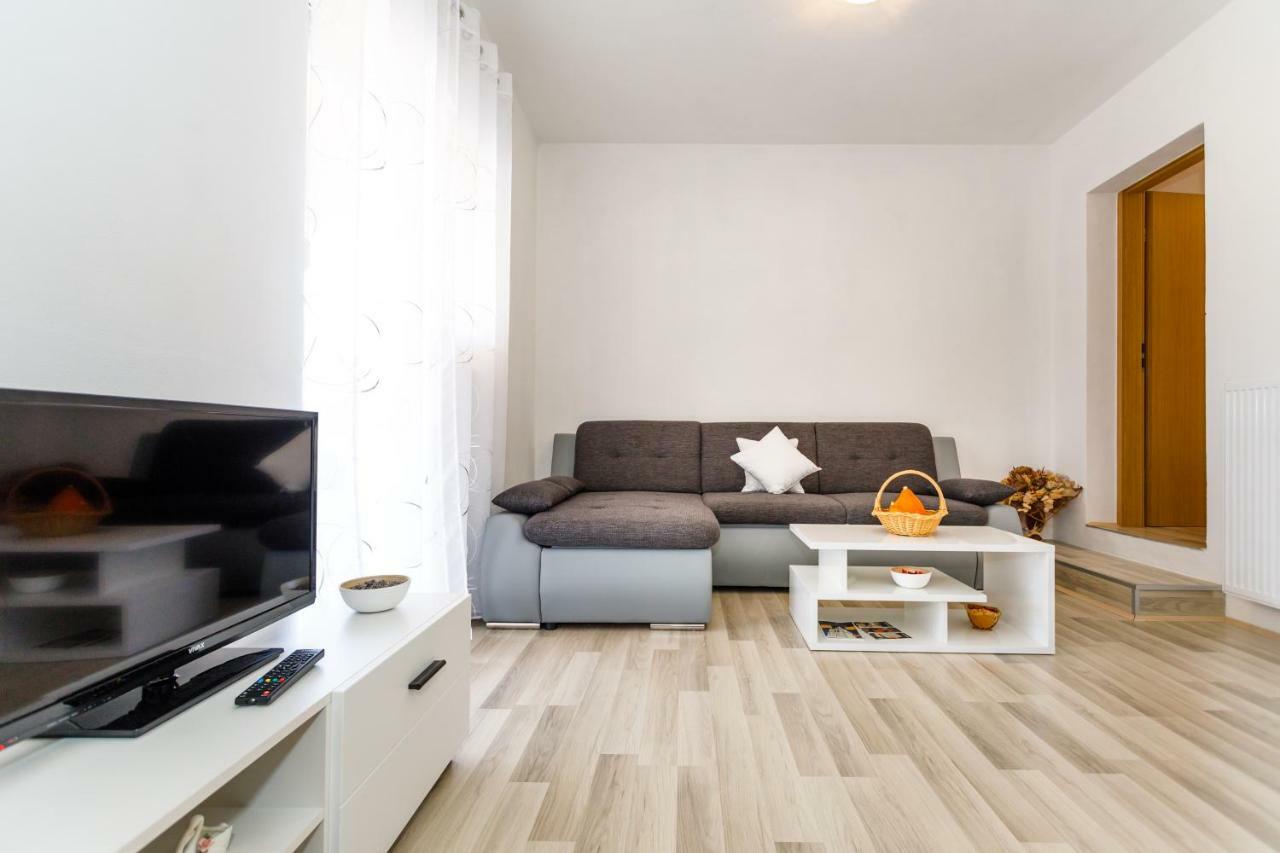 Apartman Dobrila Vrh  Exterior photo